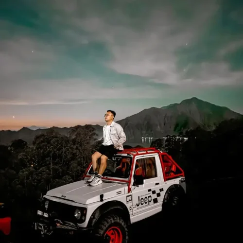 Foto pagi dengan jeep